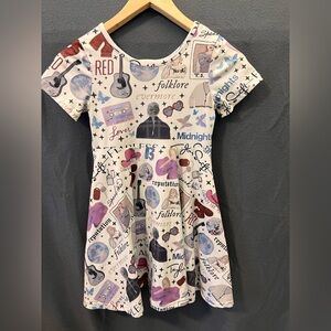 Taylor Swift twirl dress size 7